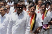 DMDK chief Vijayakanth loses cool while campaigning, threatens to slap journalists